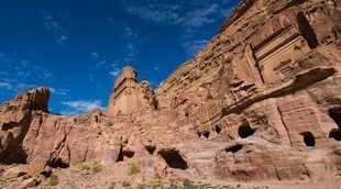 Qué ver, qué hacer y cómo llegar a Petra, una maravilla del mundo en Jordania