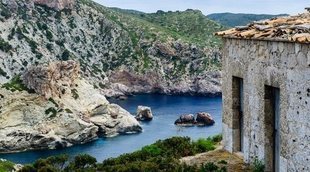 Qué ver y cómo llegar a Cabrera, una isla mágica y llena de secretos en Baleares