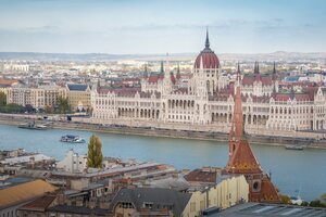 El Parlamento de Hungría y el río Danubio a su paso por Budapest