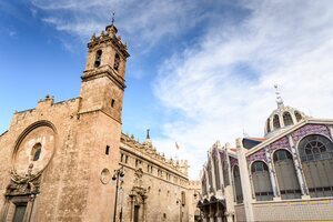 La Iglesia de los Santos Juanes y el Mercado Central de Valencia