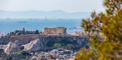 Vista de la Acrópolis y el mar desde el Monte Licabeto de Atenas
