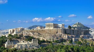 La Acrópolis de Atenas con el Partenón y el Odeón de Herodes Ático