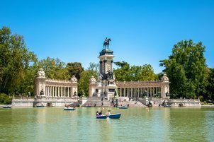 El estanque del Parque del Retiro de Madrid