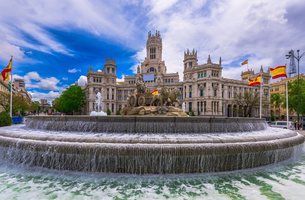 El Ayuntamiento de Madrid y la fuente de Cibeles