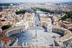 La plaza de San Pedro de El Vaticano en Roma